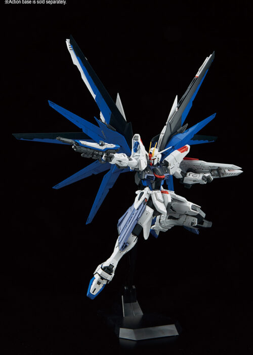 Alternative view of BANDAI GUNDAM MASTER GRADE MG 1/100 GUNDAM FREEDOM VER 2.0