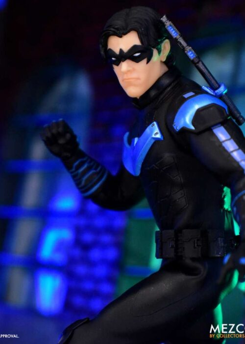 Alternative view of MEZCO TOYS One 12 Collective Nightwing AF