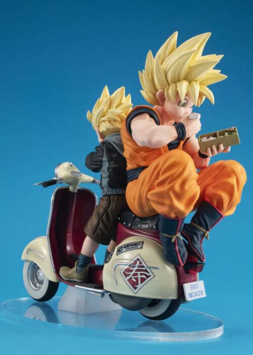 Alternative view of MEGAHOUSE Desktop Real Mccoy EX Dragon Ball Z SS Son Goku & SS Son Gohan & Motorbike