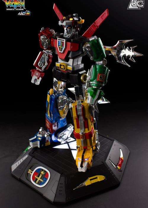 Alternative view of TOYNAMI Voltron 40th Anniversary Collector Set