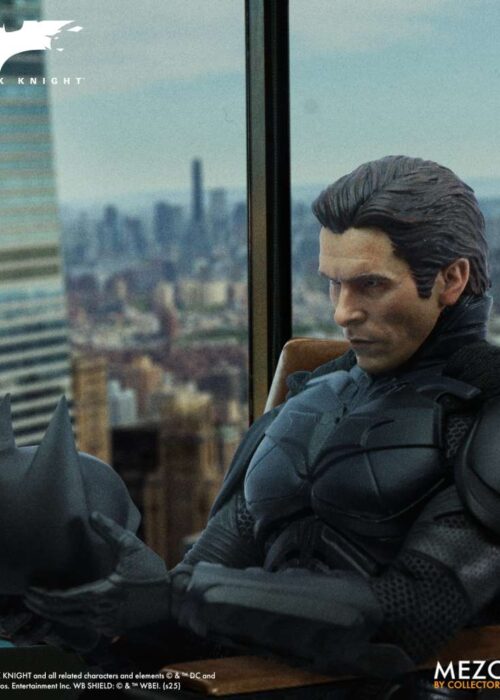 Alternative view of MEZCO TOYS One 12 Collective The Dark Knight Batman