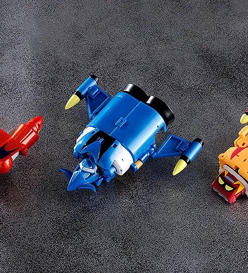 Alternative view of FREEING Getter Robo G Dynamic Change Mini Fig Set